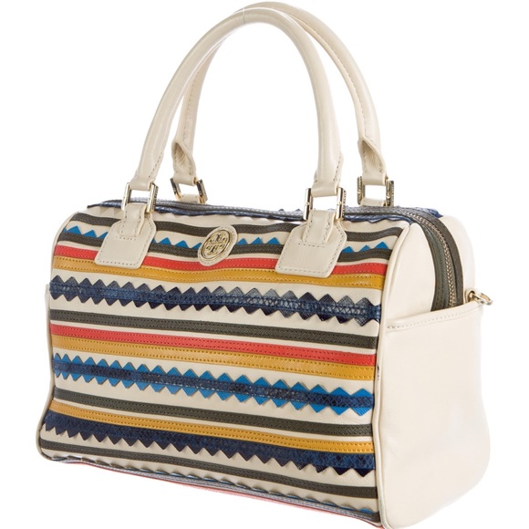 Tory Burch Handbags - Tory Burch Robinson Middy Zigzag